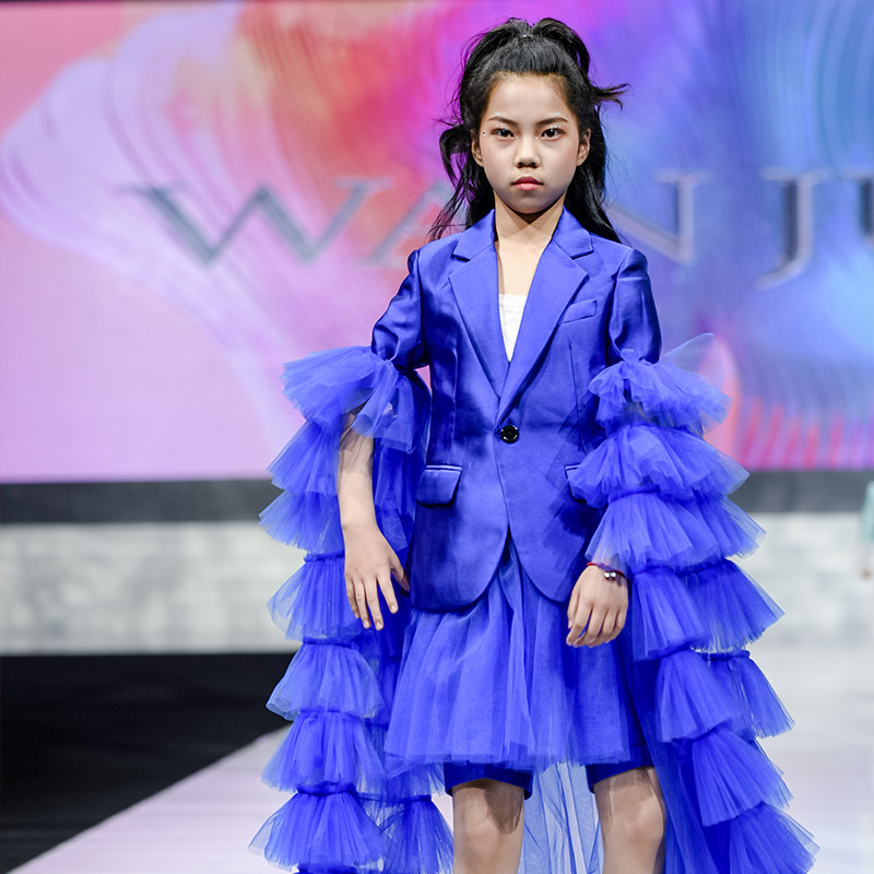 WANJUN模特走秀时装周新款发布会多巴胺公主裙T台模特走秀拆卸租