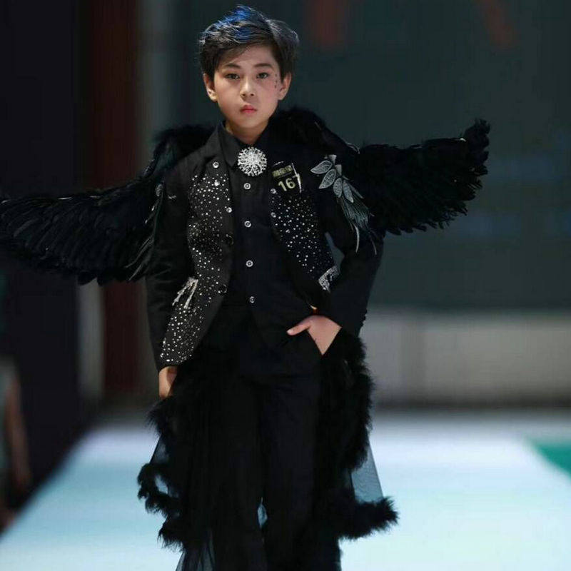皖君原创设计 高端儿童走秀模特黑色夸张礼服翅膀男童决赛西出租