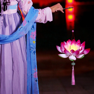 放灯行手提荷花灯笼舞蹈莲花灯古装汉服电池红色手持儿童舞台道具