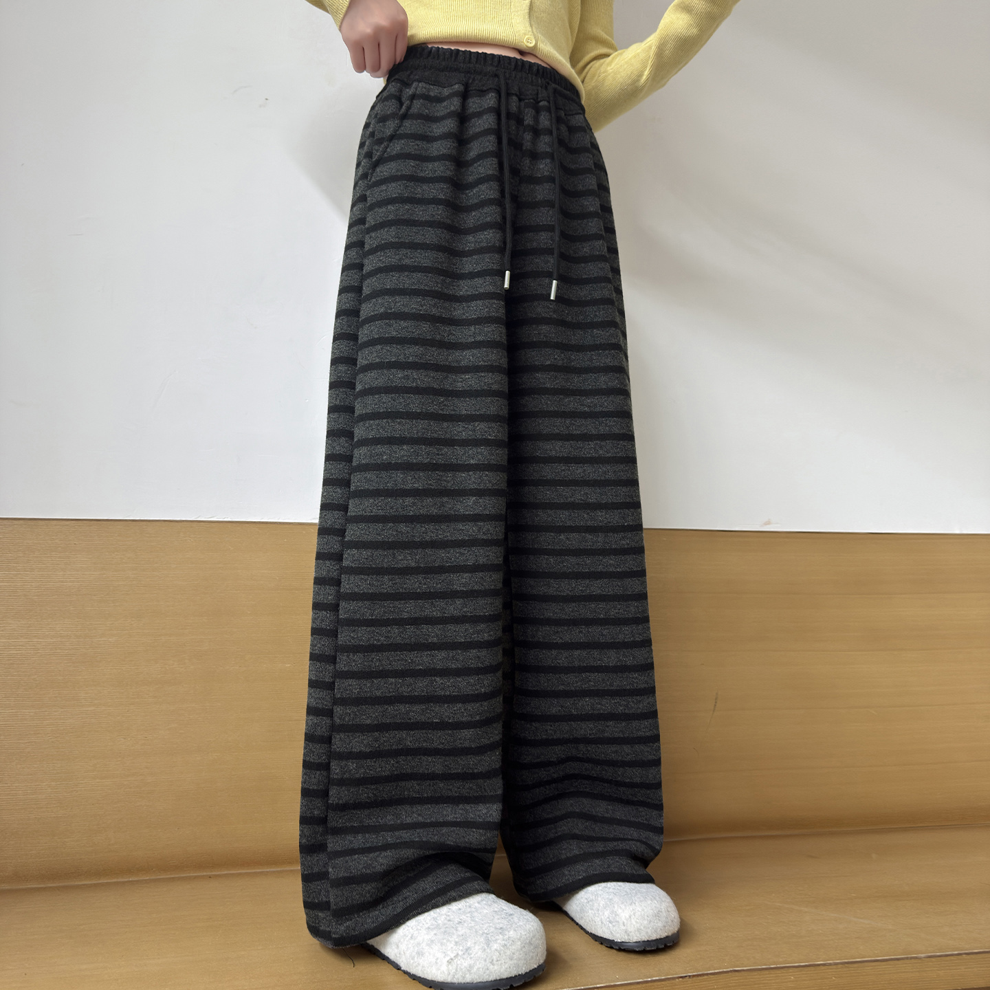 女童裤子冬2025新款今年流行爆款儿童加绒加厚条纹裤女大童运动裤