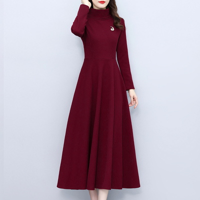 秋冬季长款加绒加厚打底连衣裙女2025新款高级感配大衣的内搭长裙