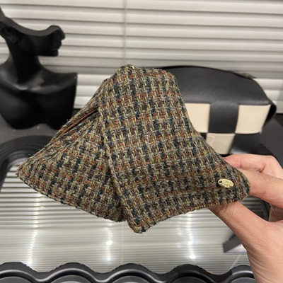 E5081毛呢格纹三角抓夹女秋冬复古小香风 2025新款高级质感后脑勺