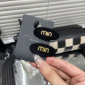 时尚 新款 显白高级百搭额前碎发女F492 秋季 复古字母鸭嘴夹合金经典