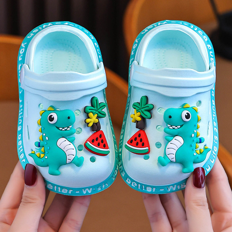 儿童洞洞鞋夏季女童3-6岁可爱软底防滑户外小童沙滩鞋EVA宝宝拖鞋