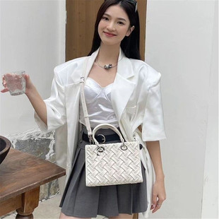 夏季 女包手提包质感小包斜挎包真皮质感包包 新款 米白色编织定型款