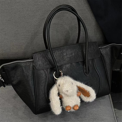 秋冬韩版新款软面真皮女包机场包手提包配挂饰休闲托特包手腕包潮