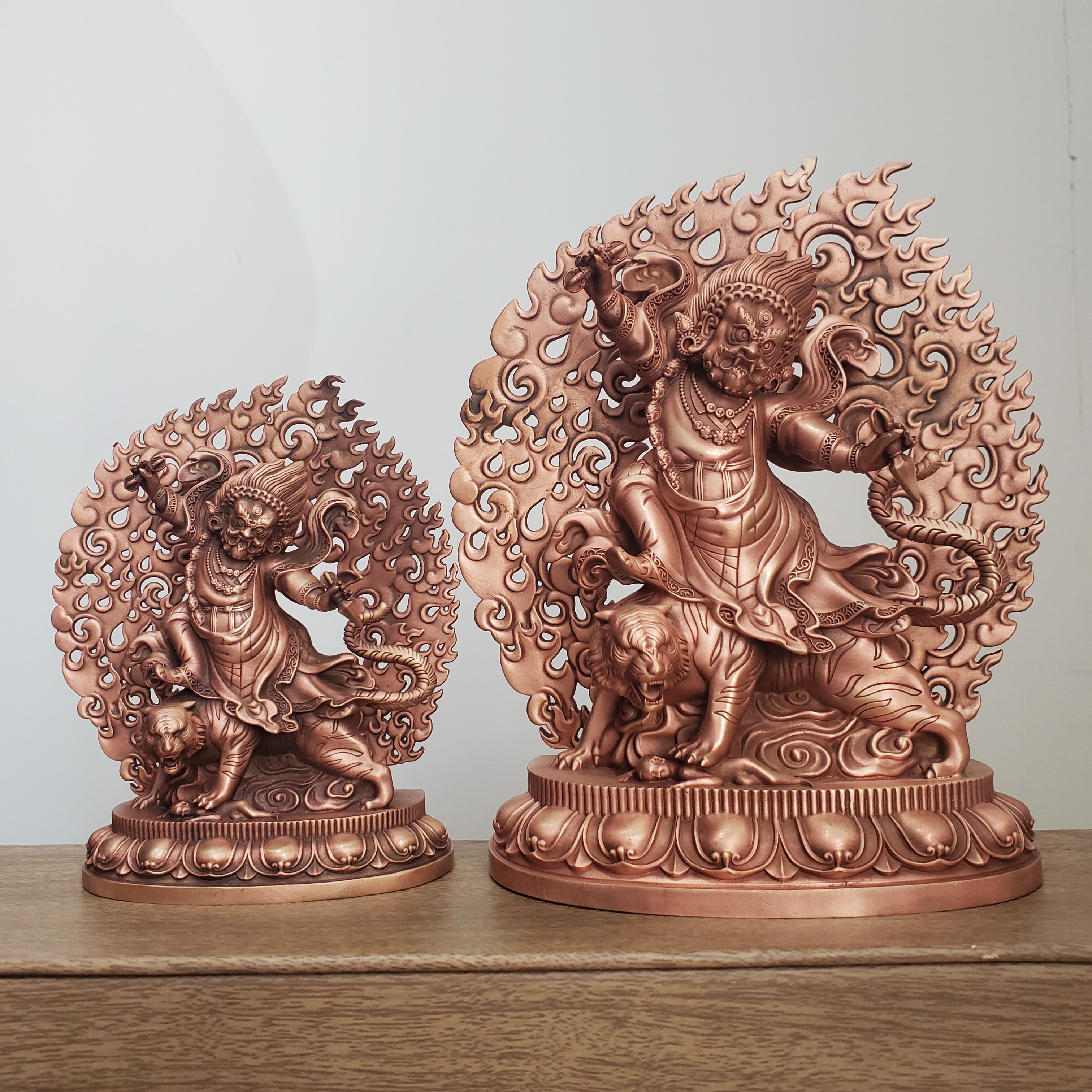 藏传纯铜愤怒莲师佛像莲花生大士菩萨家居供奉车载摆件
