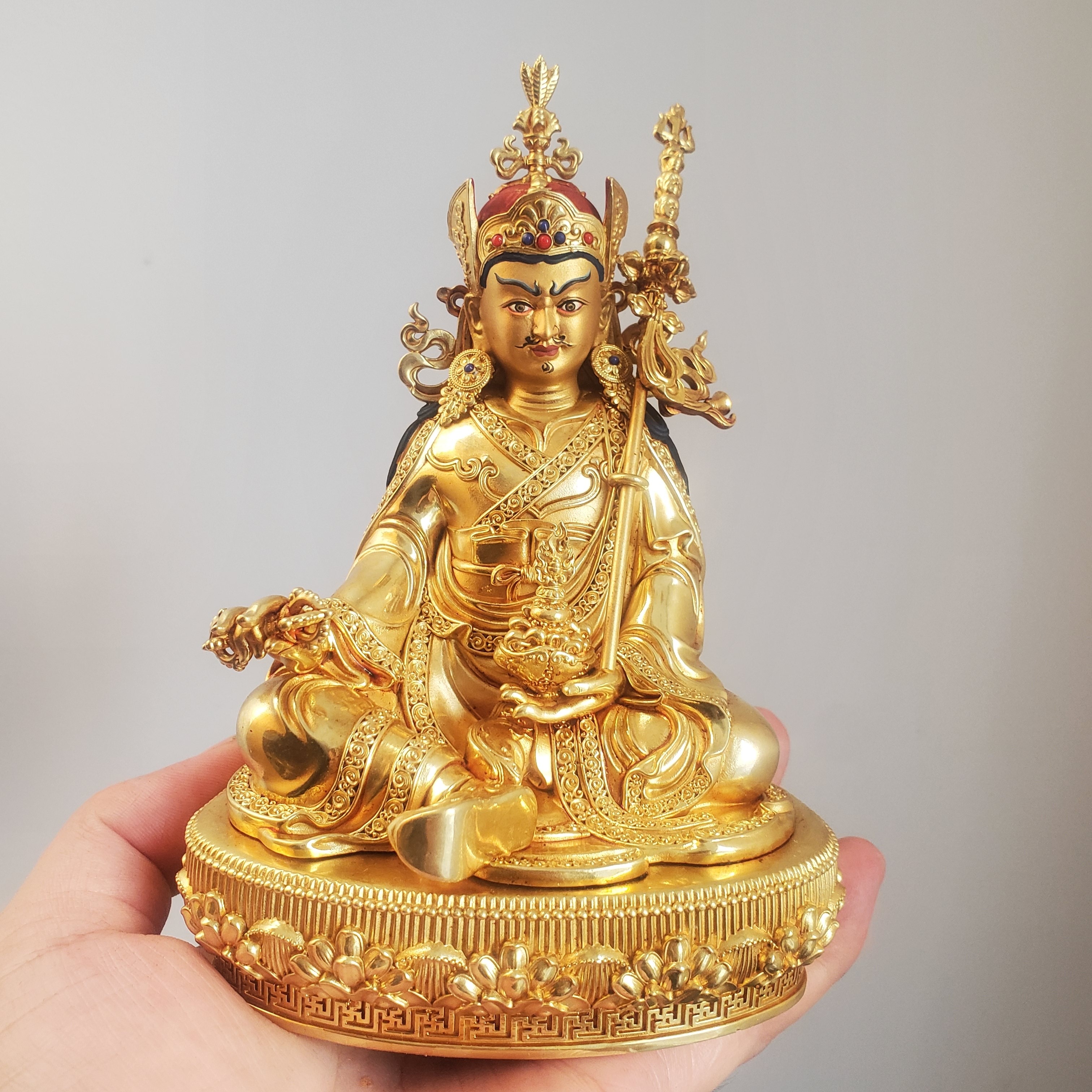 尼泊尔工艺纯铜鎏金画脸莲花生大士大师佛像藏传铜像家居供奉