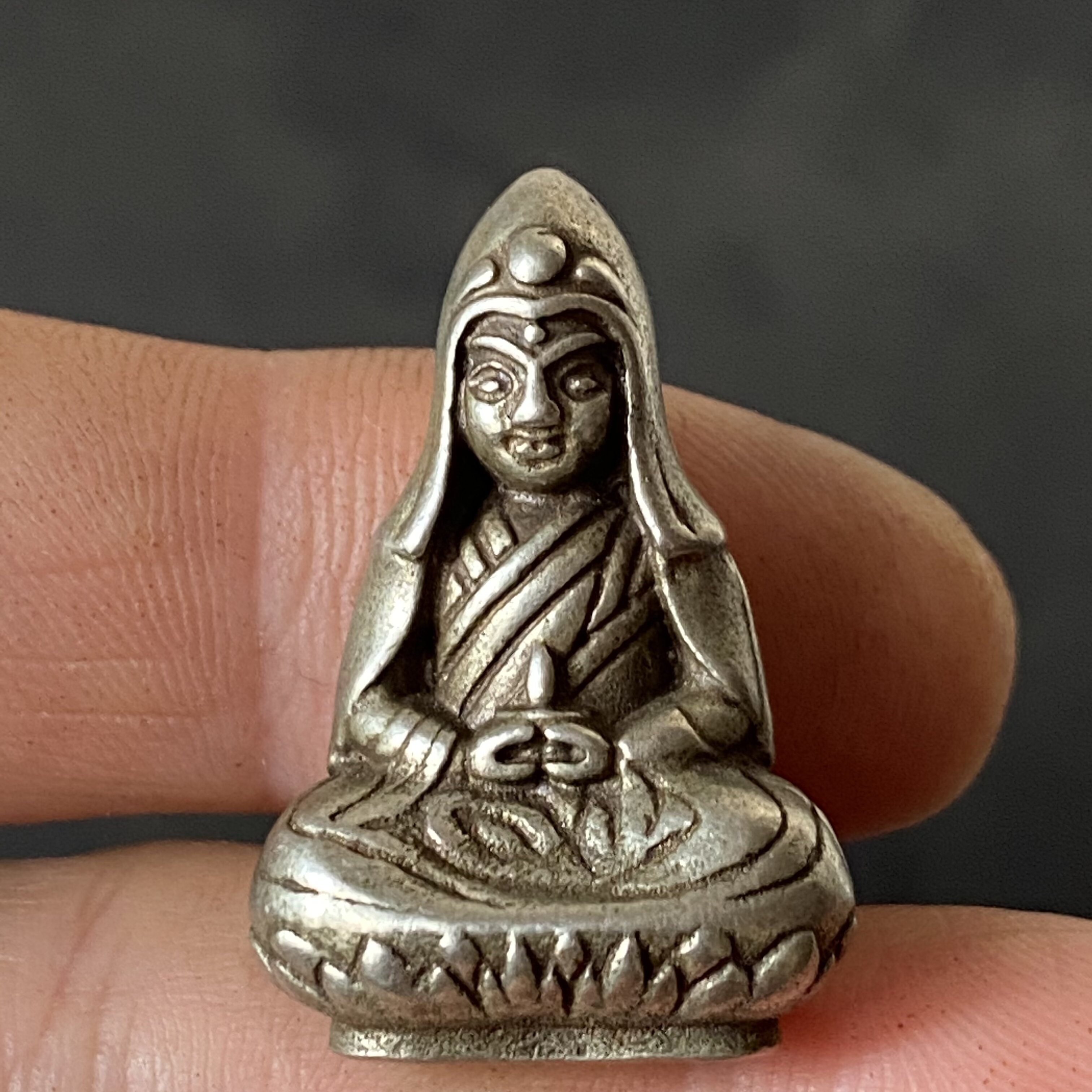 西藏利马铜佛大乐莲师像手工复古做旧白铜实心莲花生大士随身佛像