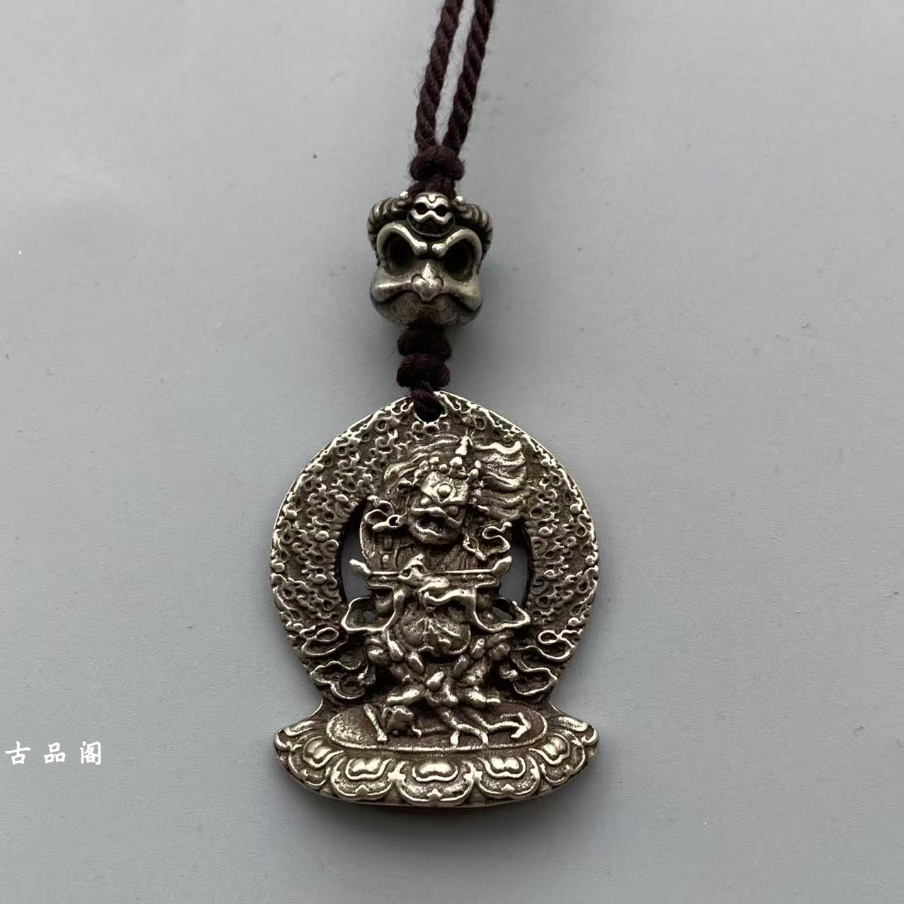 西藏尼泊尔藏佛大黑天白铜挂件藏式密宗护法佛牌吊坠文玩配饰挂坠