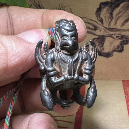 古玩文玩黑漆古天铁大鹏鸟托甲挂件吊坠藏式玄铁复古金翅鸟挂饰