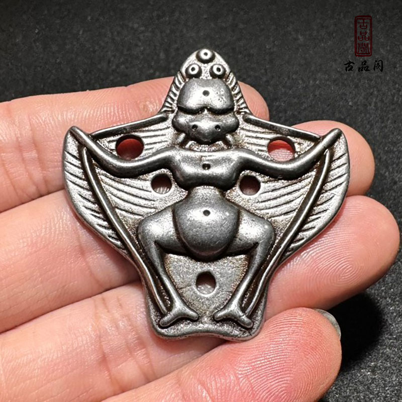 西藏手工天铁大鹏鸟护身吊坠挂饰西藏特色文玩大磨损菩提配饰侧挂