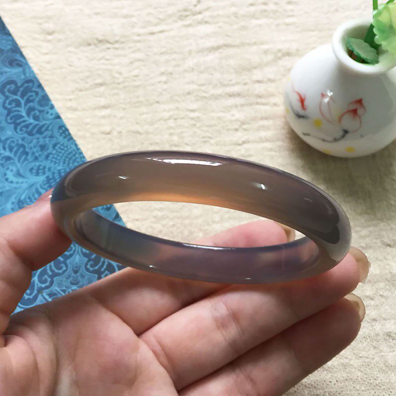 天然冰种灰玉髓手镯玛瑙玉镯  送女友妈妈年轻款玉镯子显手白礼物
