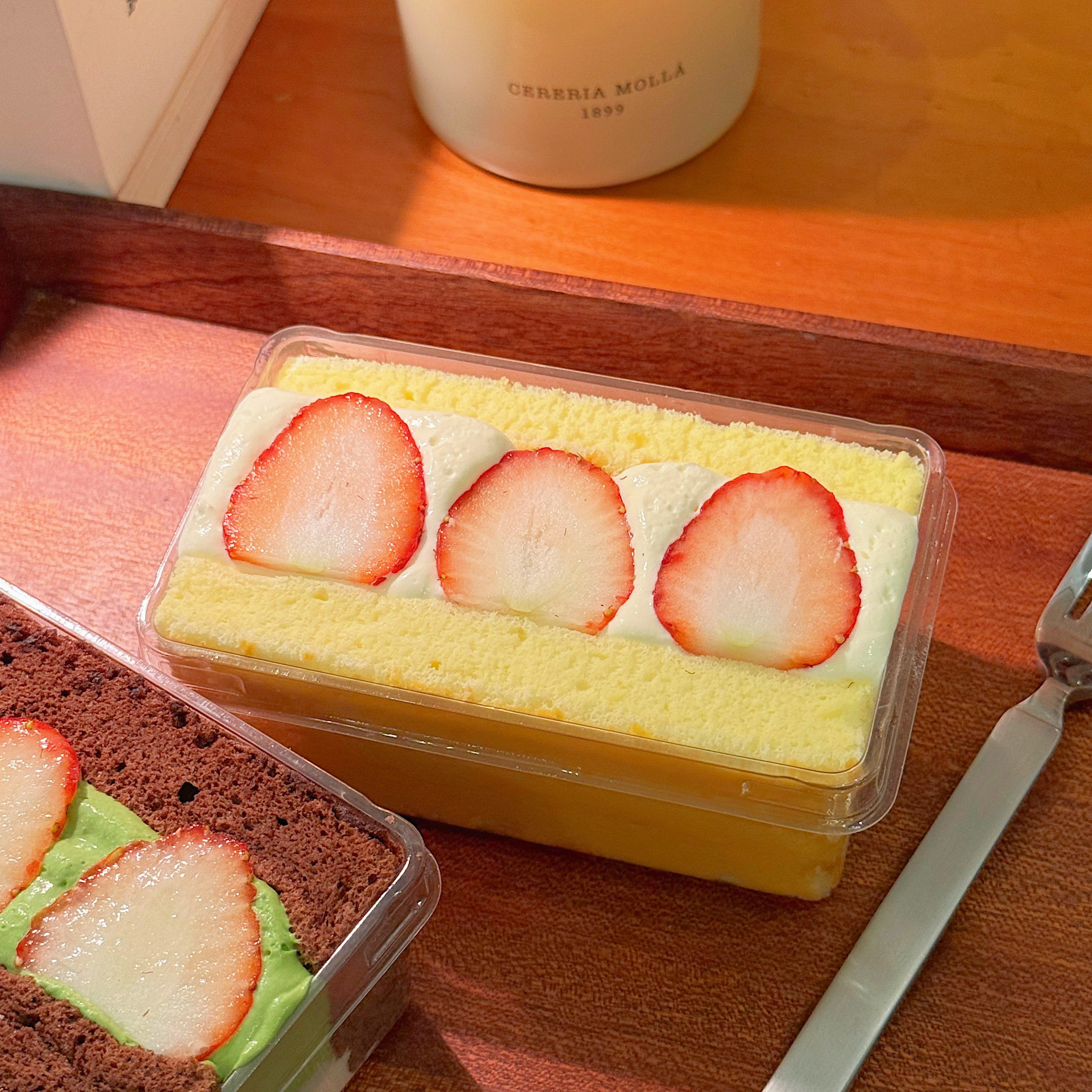 【小春日食 1.22/20:00新品】草莓烤布蕾三明治蛋糕,零食/坚果/特产,中式糕点/新中式糕点,淘宝优惠券,粉丝福利购,淘宝优惠卷