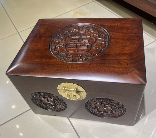 全香樟木实木雕花款婚嫁樟木箱字画书画储物箱精工制作