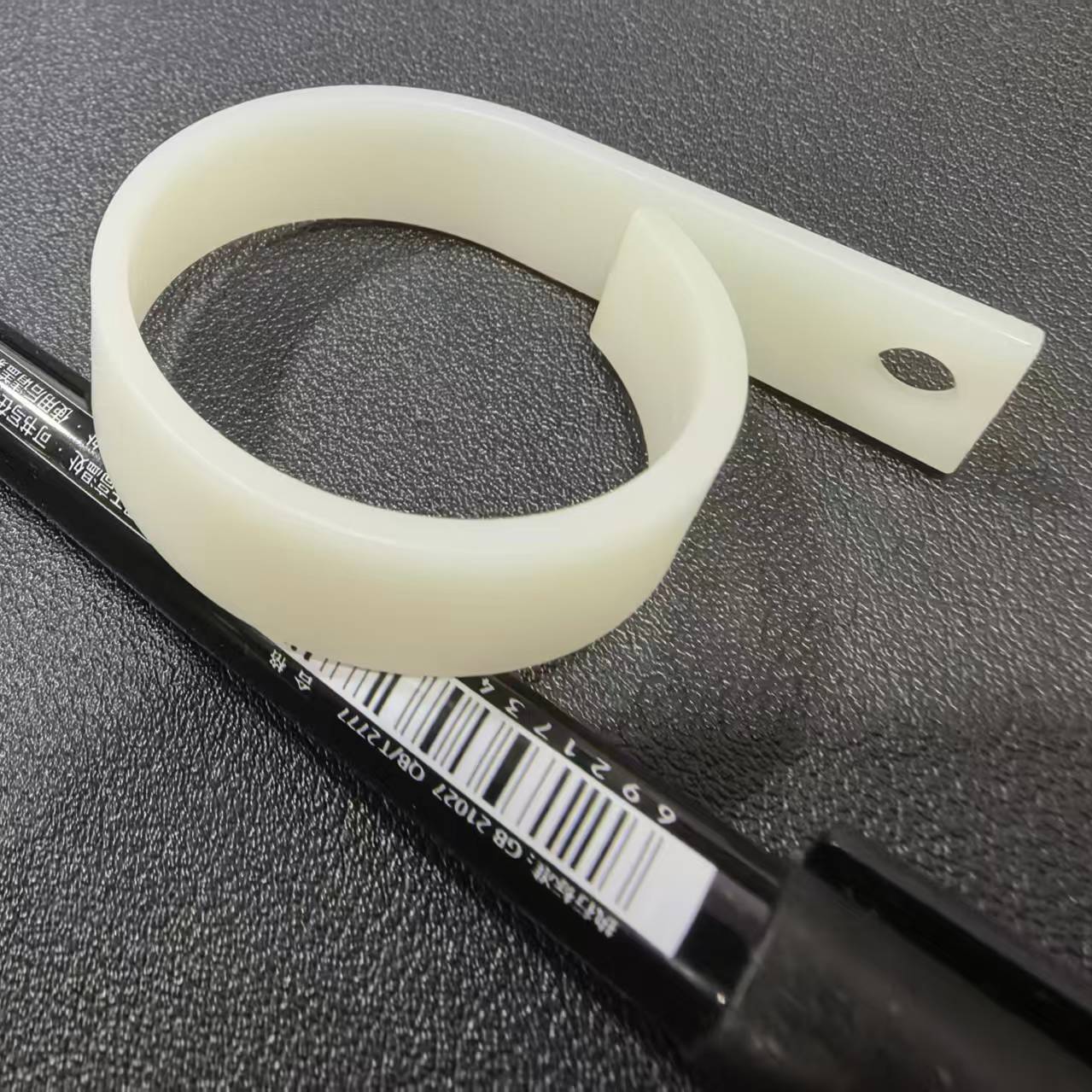 白色塑料理线带夹式固定带CD-40