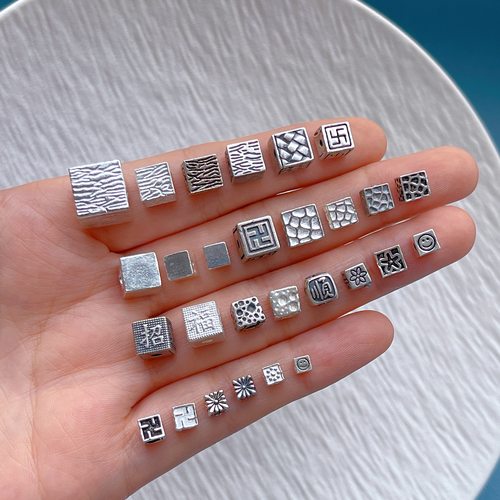 纯银纳福笑脸锤纹麻花方形隔珠