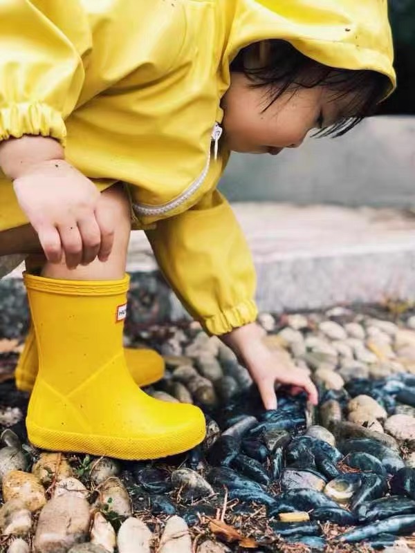 英国雨鞋男女儿童雨靴中筒小学生幼儿园天然橡胶雨鞋防滑防水轻便