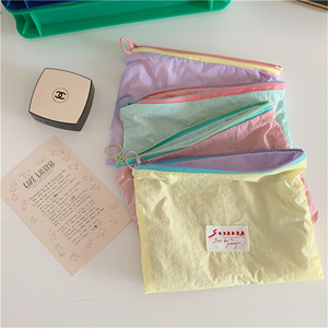 化妆包女大容量便携收纳袋小包口红零钱包2025新款旅行洗漱包杂物