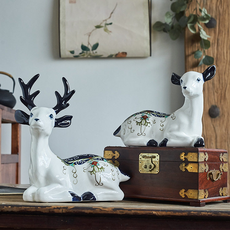 景德镇陶瓷器青花手绘梅花鹿摆件新中式家居饰品客厅书房创意摆设