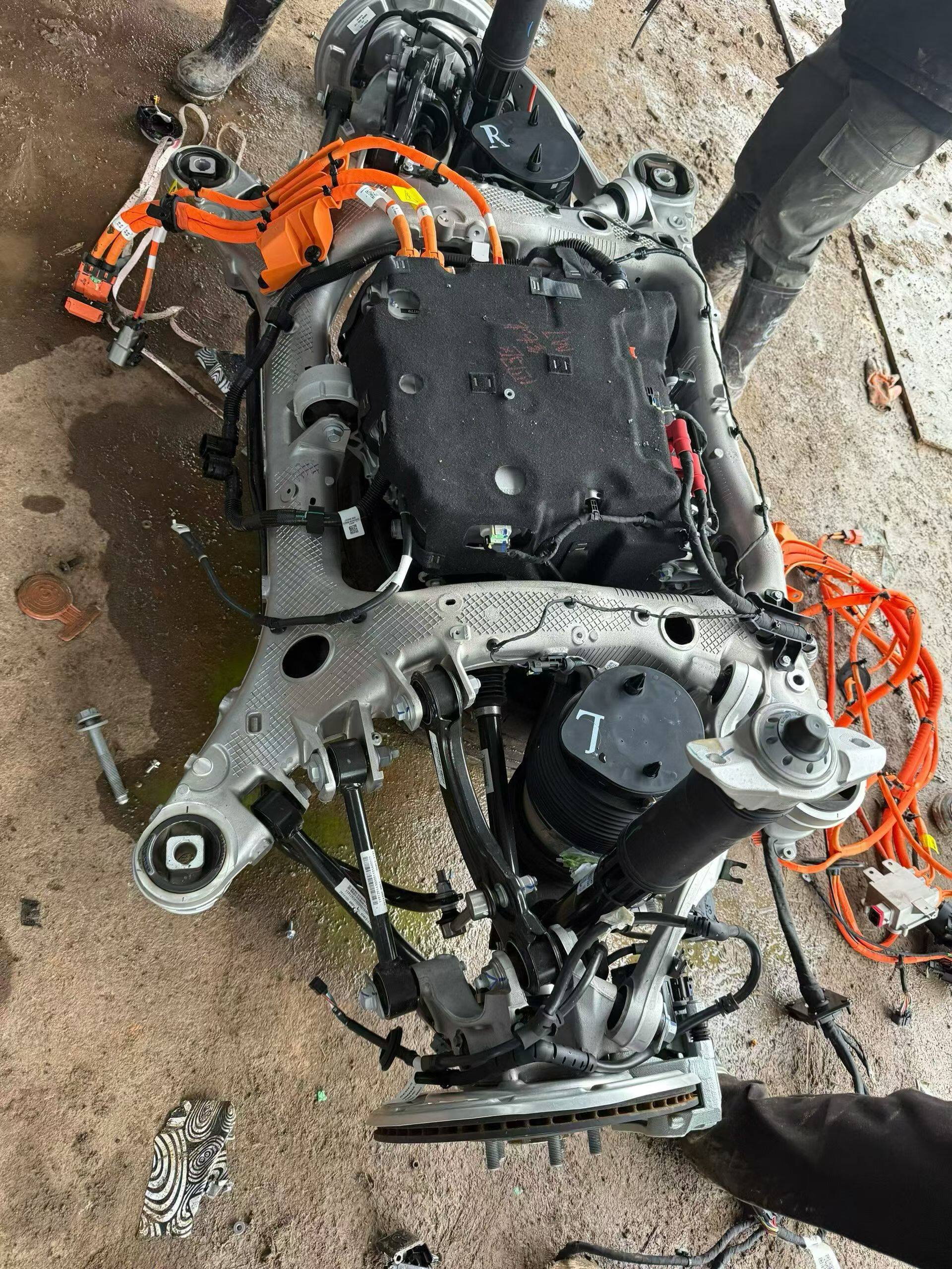 问界M7新款元宝梁前桥总成