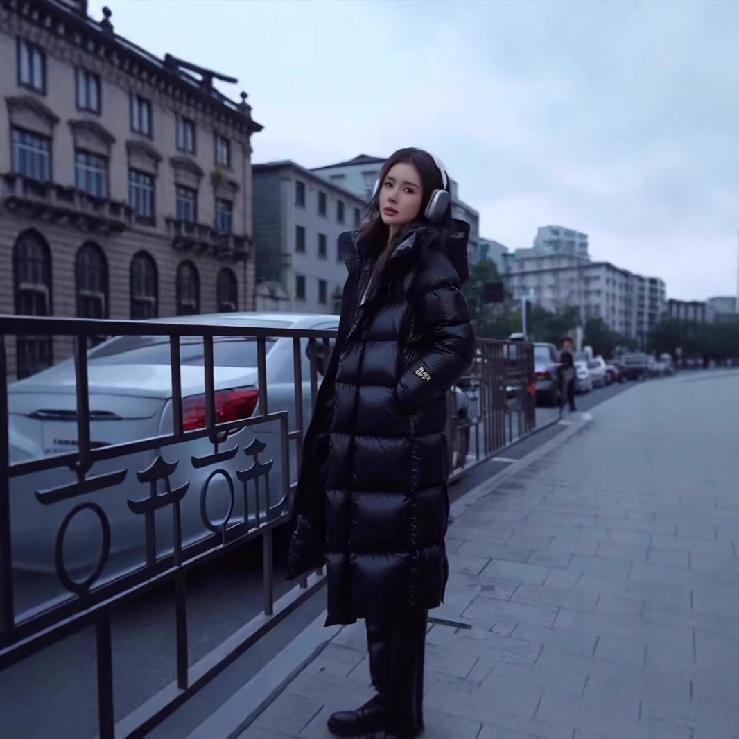 黑金鹅绒服高端加厚加长款情侣装男女同款秋冬保暖过膝连帽羽绒服,女装/女士精品,羽绒服,淘宝优惠券,粉丝福利购,淘宝优惠卷