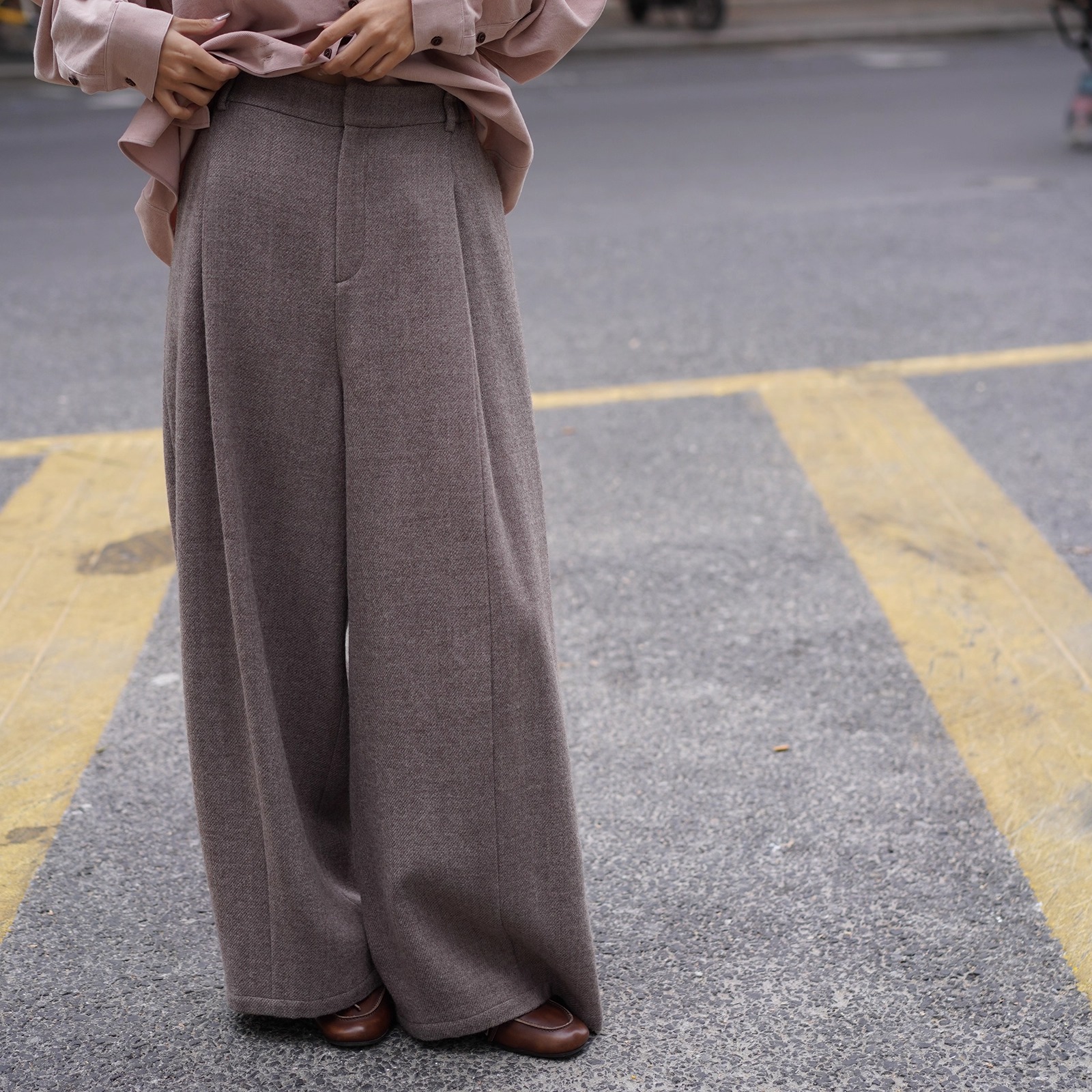 Cha 官方 | io adesso futura 手工梳毛色织羊毛弧形百搭阔腿裤