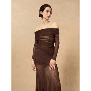 Cha 官方 | Cortana Tully深棕色一字领微透真丝连衣裙