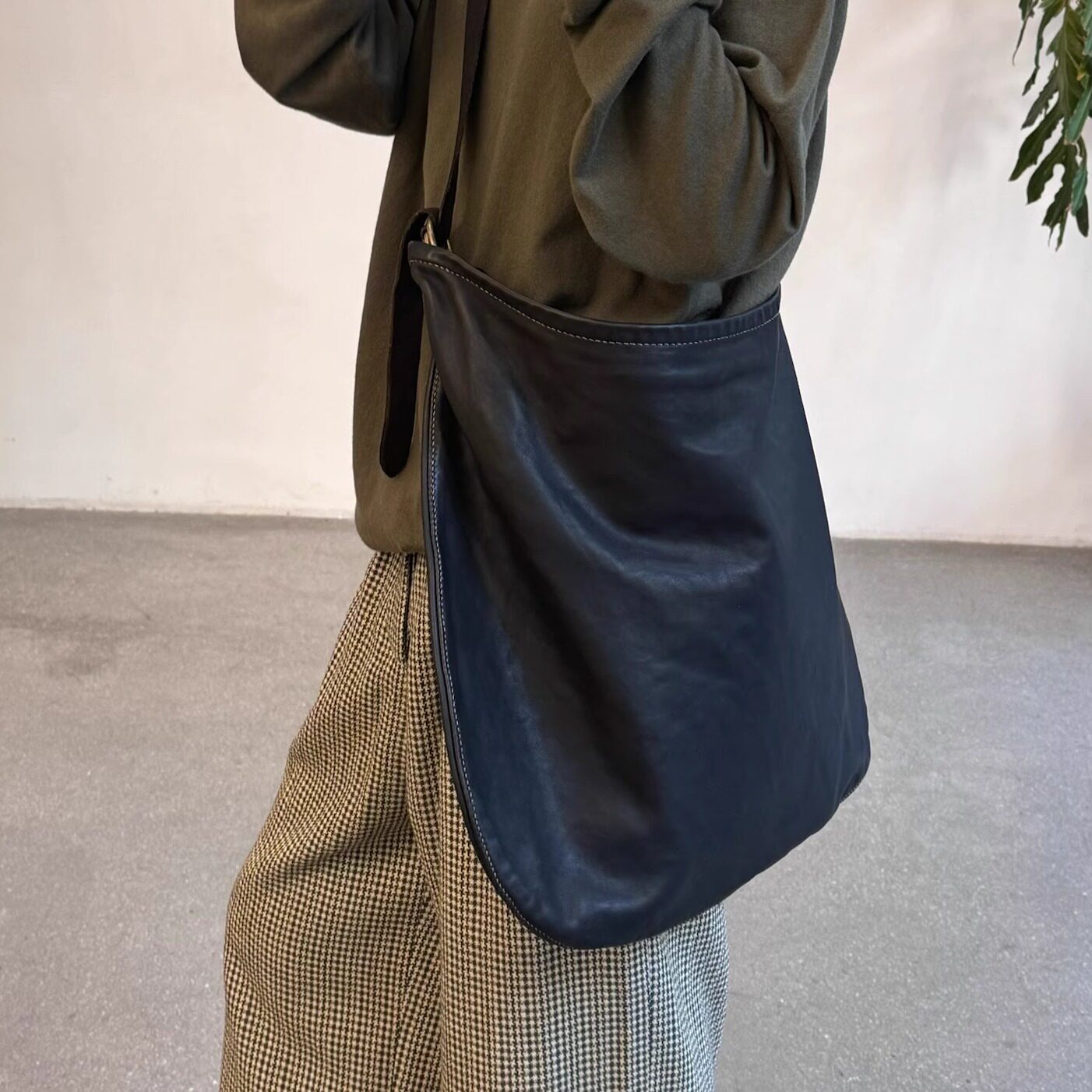 Cha 官方 | GUIDI Q25 匹染粒面马皮斜挎包 多色选