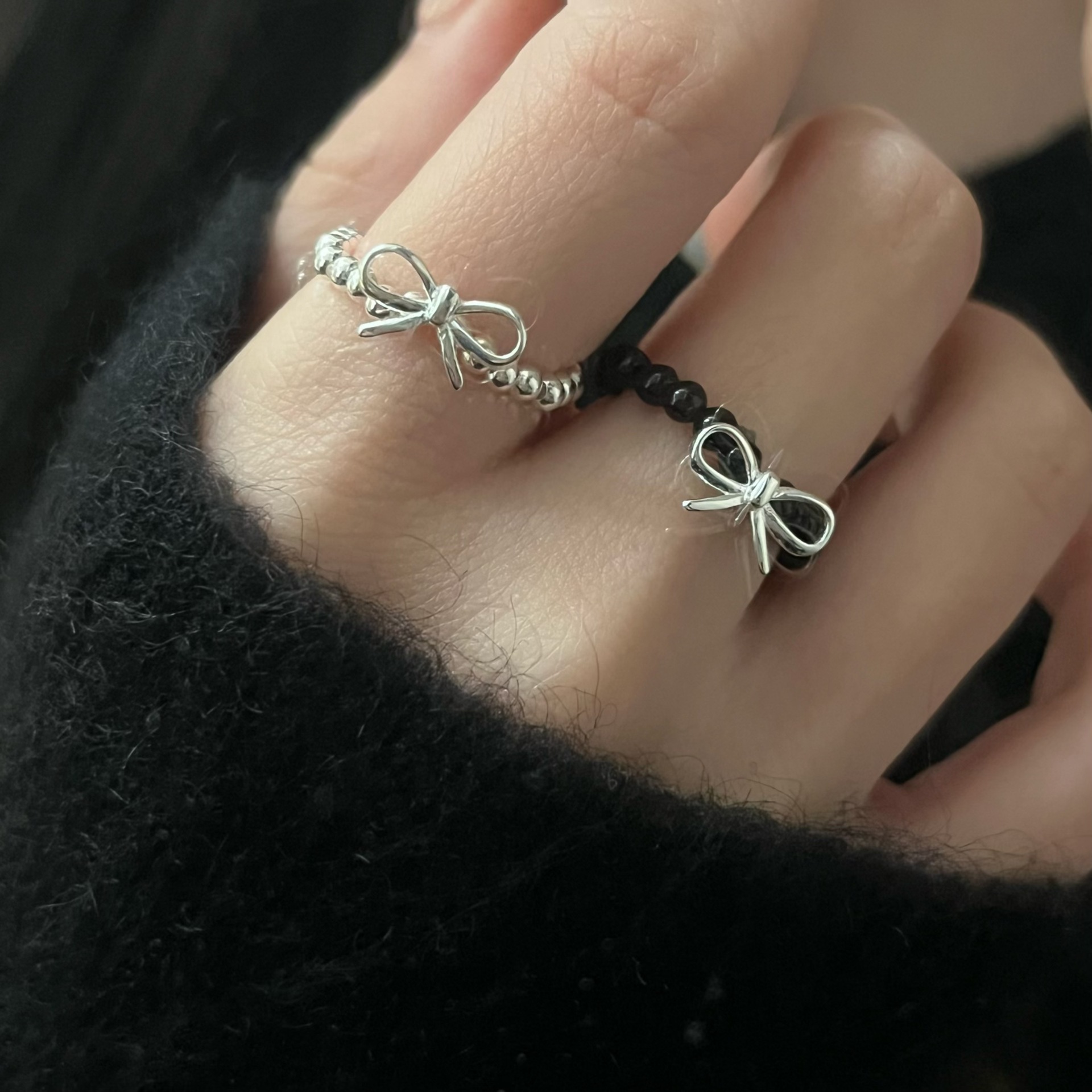 【两件包邮】蝴蝶结串珠戒指女精致甜酷风仿珍珠弹力绳指环个性网