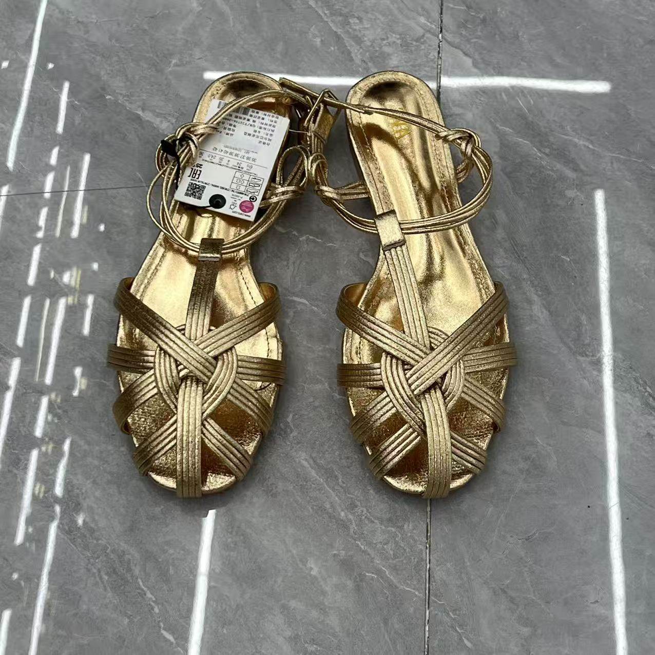 西班牙金色凉鞋女夏外穿圆头编织平底镂空背包一字扣带罗马猪笼鞋,女鞋,时装凉鞋,淘宝优惠券,粉丝福利购,淘宝优惠卷