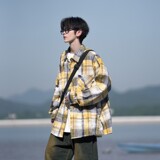 黄色