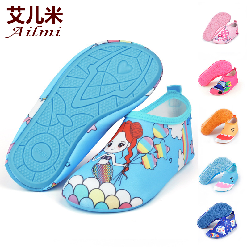 静音轻便防滑软底在家小孩健身鞋