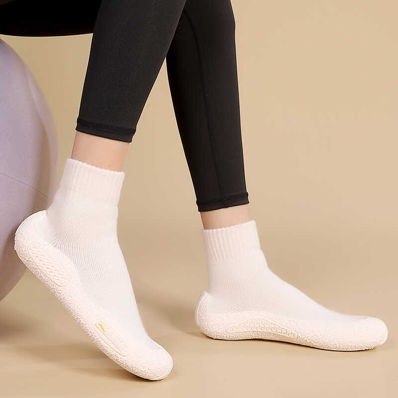 戈伦鲨瑜伽鞋秋冬加绒室内健身鞋