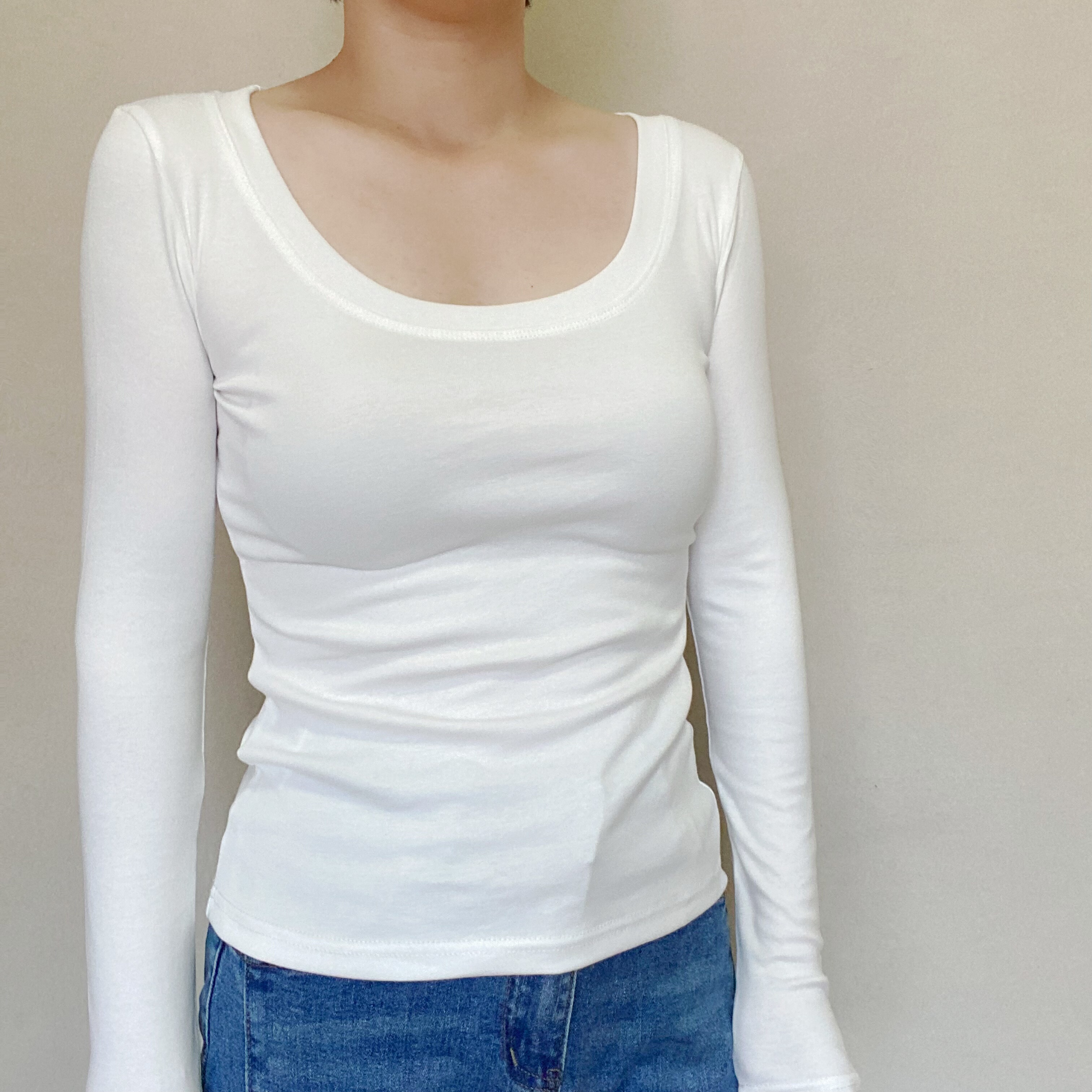 miss jijie lover/2025早秋新款U领长袖T恤女纯色正肩内搭上衣