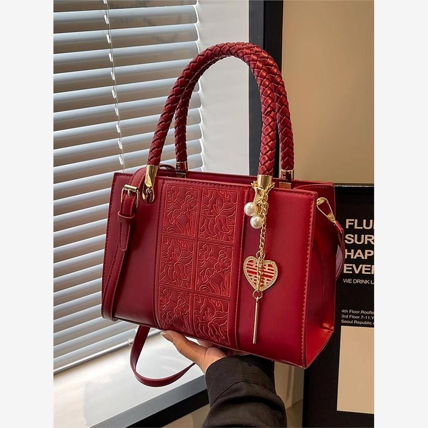 红色复古包包女2024新款高级