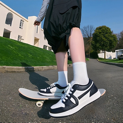 人本黑白低帮学院风复古板鞋