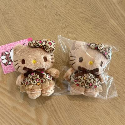 hellokitty挂饰黑皮豹纹辣妹裙子猫小饰品毛绒公仔玩偶书包包挂件