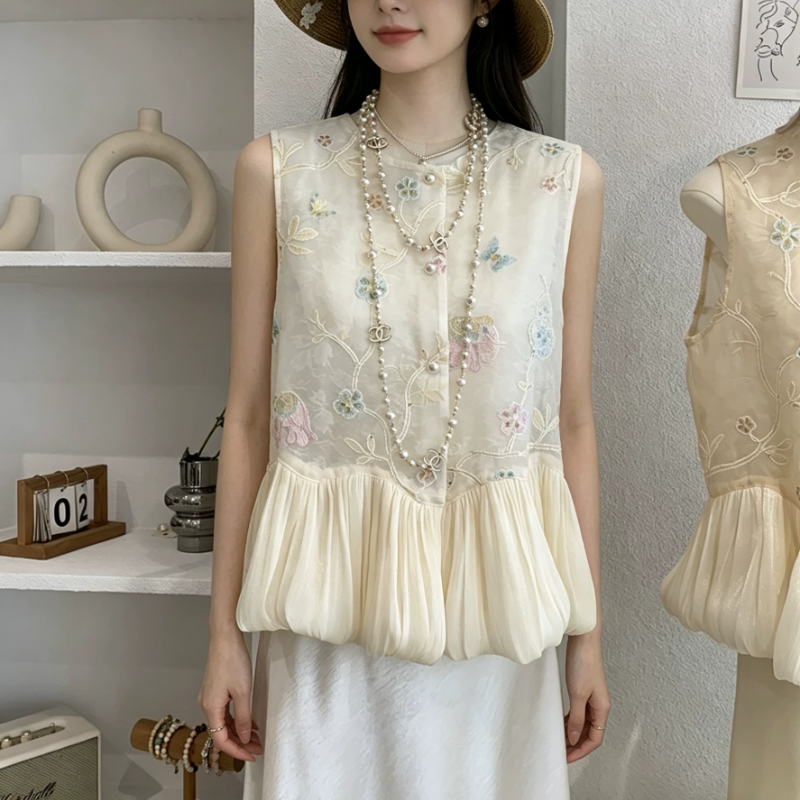 新中式刺绣马甲女2026夏季新款国风荷叶边气质高级感无袖马夹背心