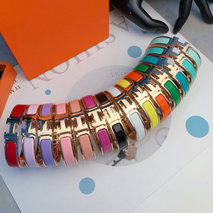 重工款 轻奢高级感情侣手环男 字母扣彩色珐琅H手镯女18K玫瑰金宽版