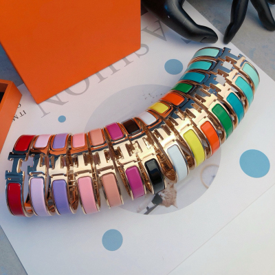 重工款字母扣彩色珐琅H手镯女18K玫瑰金宽版轻奢高级感情侣手环男