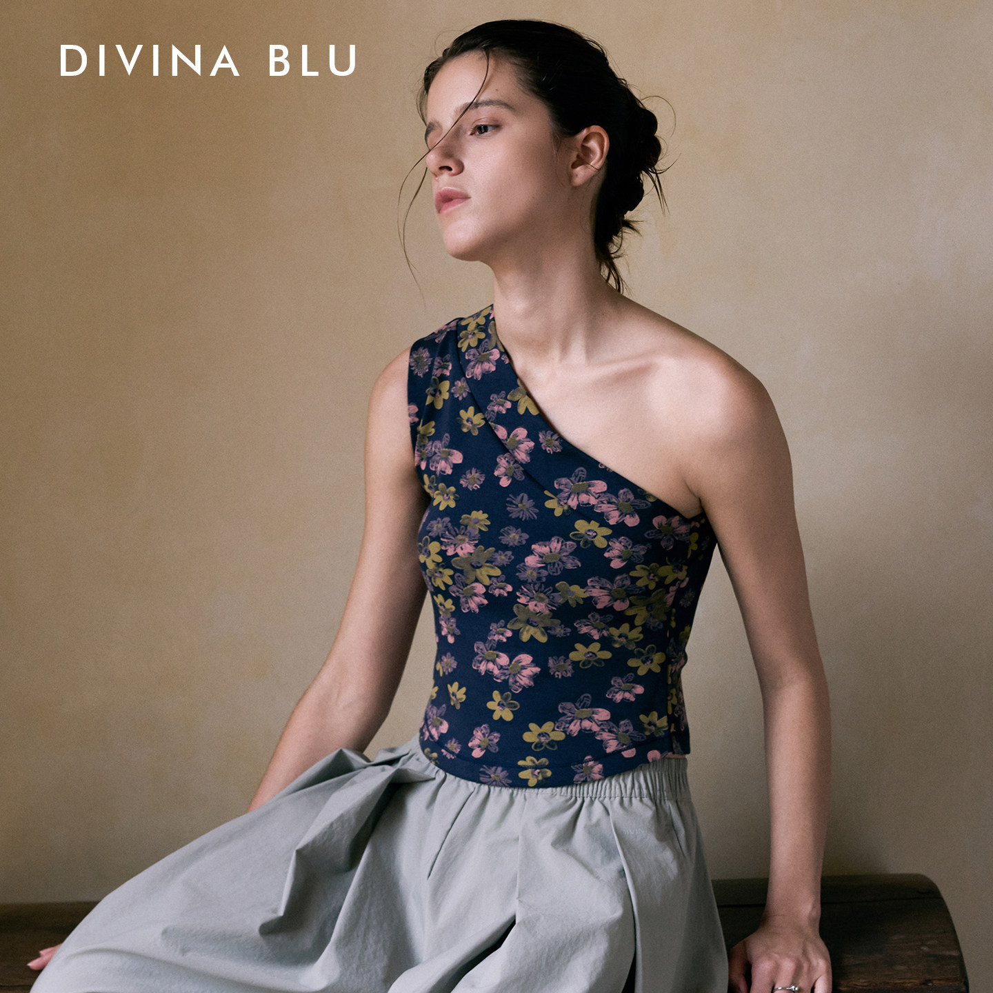 DIVINABLU瑜伽背心斜肩带胸垫