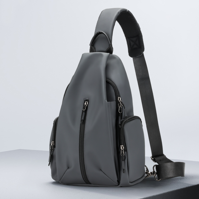 L&M男士斜挎包潮流时尚胸包休闲百搭男士多功能单肩包学院通勤包