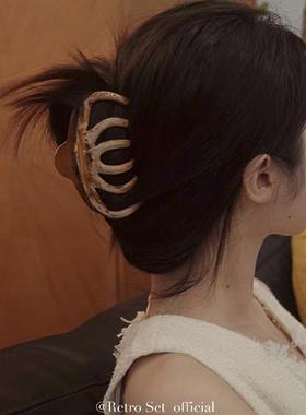 「油画」章小蕙推荐法式手工油画感抓夹时髦高级感发饰小众鲨鱼夹