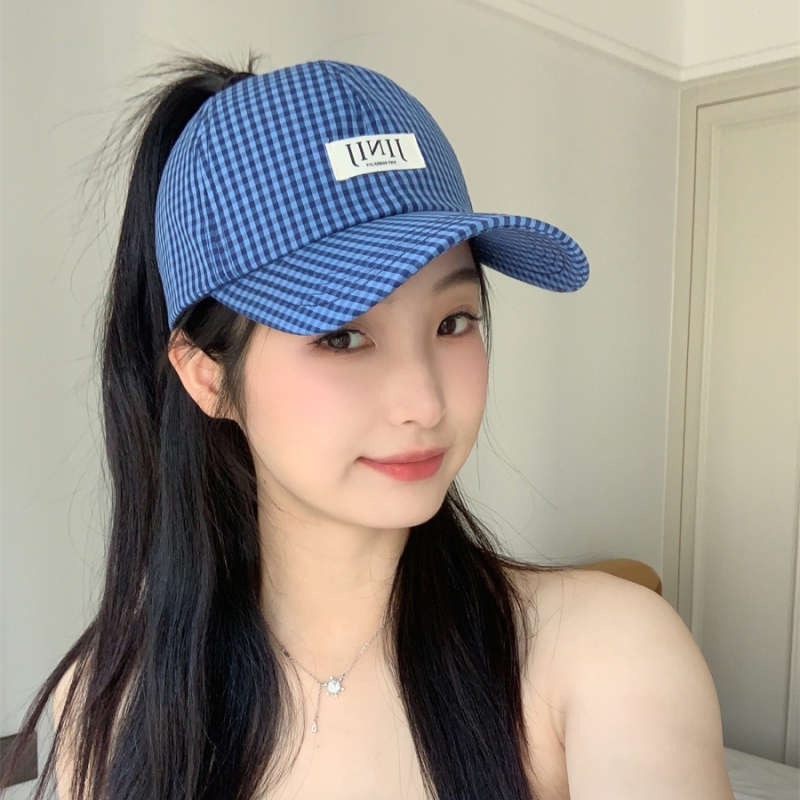 新款miu系格纹甜美马尾鸭舌帽女