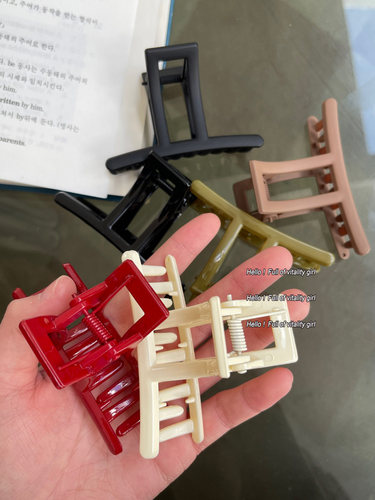 简约青春多色鲨鱼抓夹