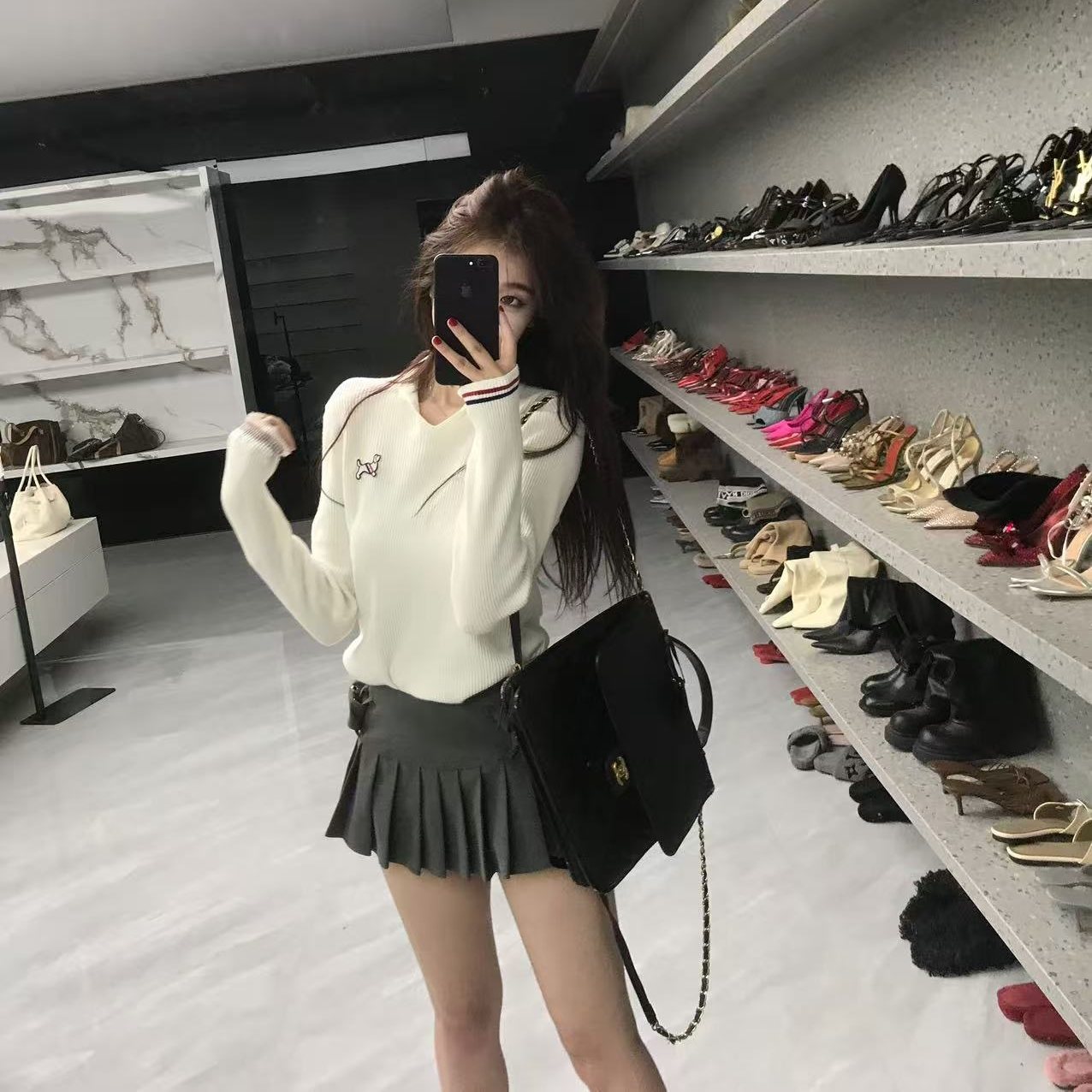 尹千金【腊肠小狗】温柔学院风针织毛衣秋季气质修身上衣S257437