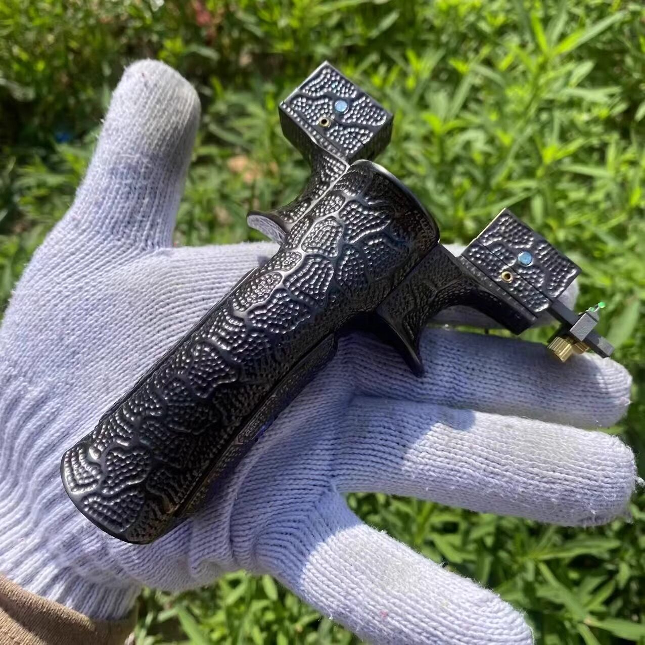 新款锁凤10黑金雕刻版雕花全钛合金高精度扁皮户外竞技大威力弓