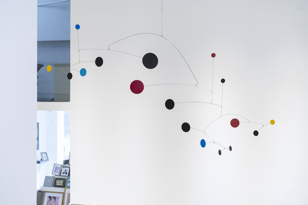 房顶吊挂装饰品考尔德平衡装置动态雕塑客厅创意展厅艺术商场中庭