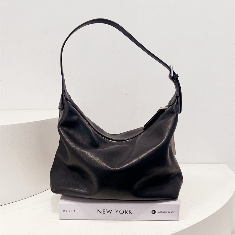 黑色女王正品纯牛皮软糯糯饺子包2025新款潮真皮大容量单肩斜挎包